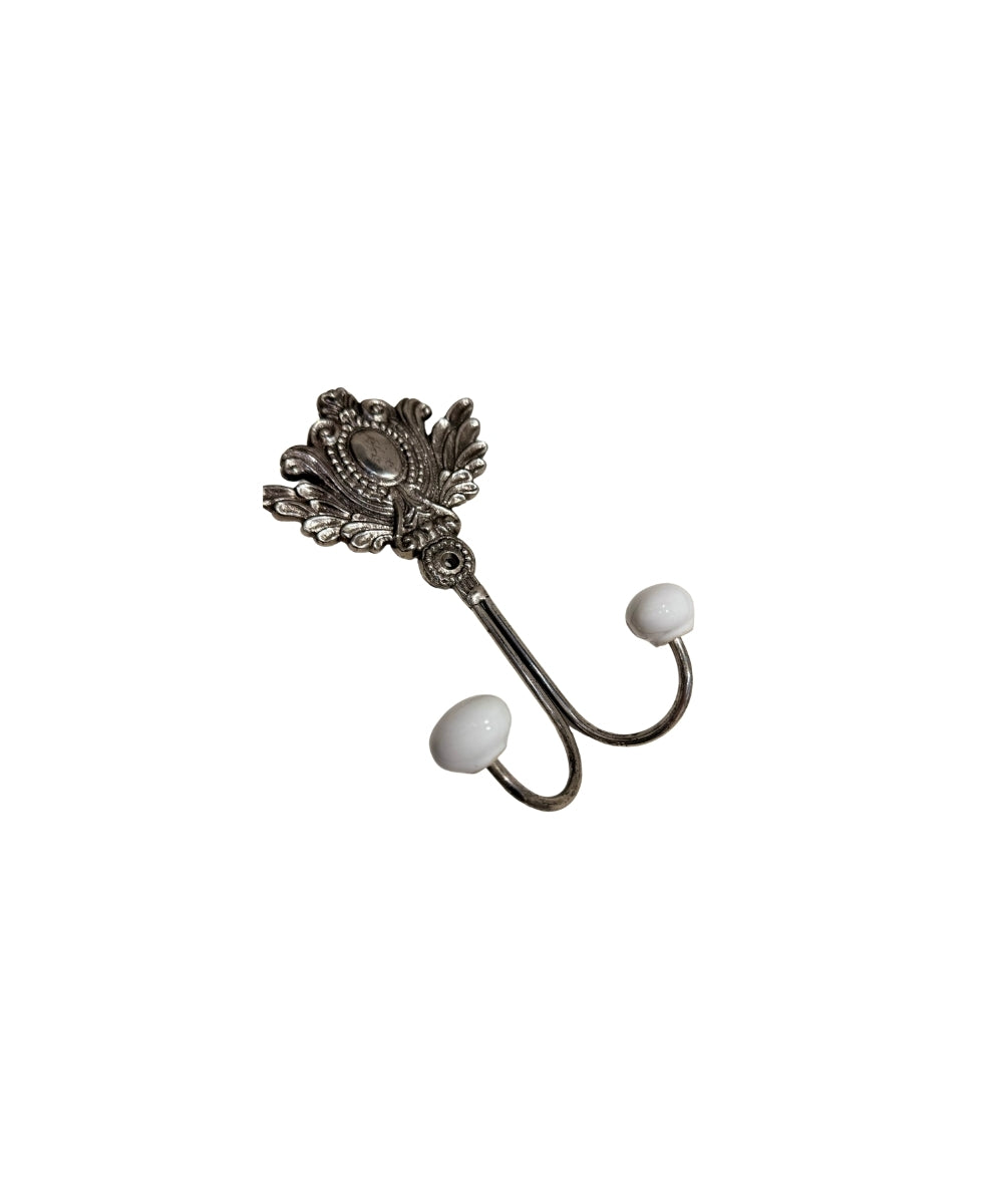 Hooks W. 2 Arms Chateau Antique Silver