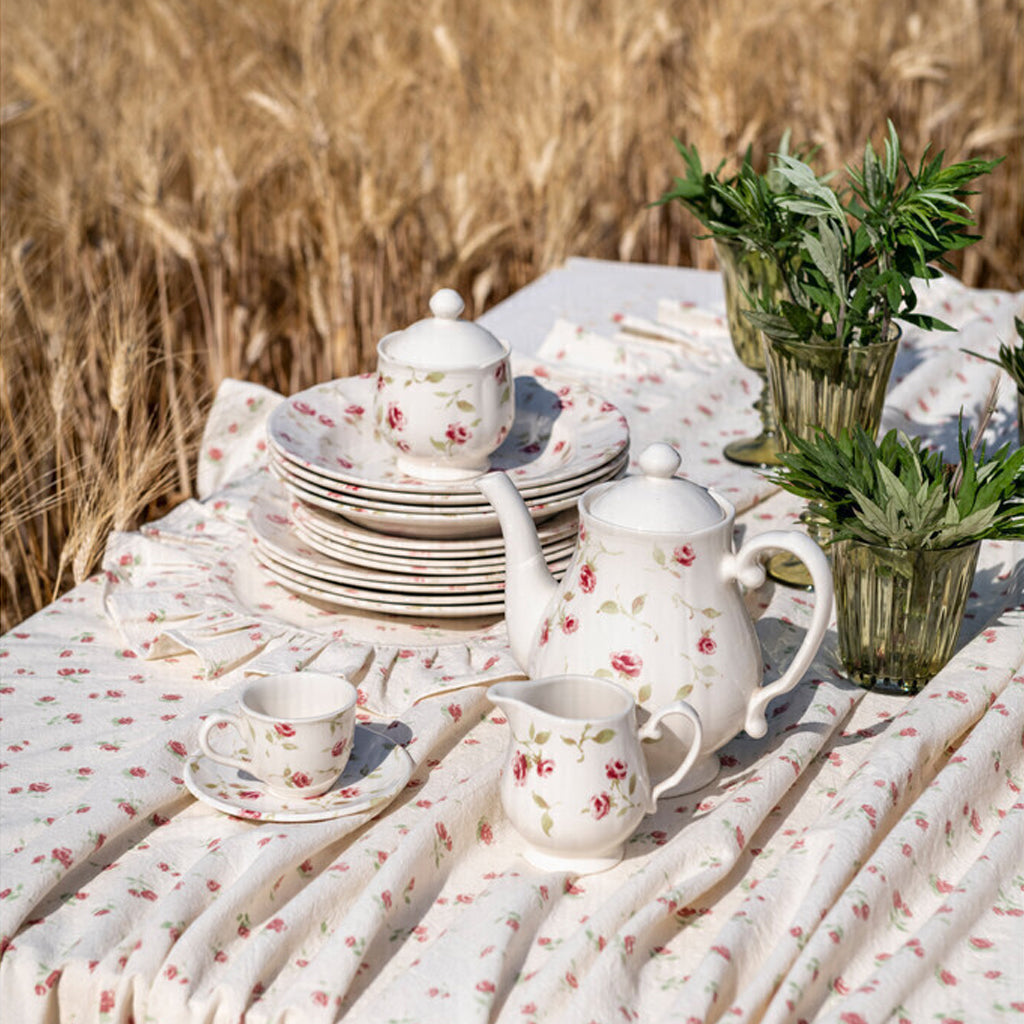 Blanc Mariclo Floret Full Teapot L- 21 cm W- 13 cm H- 20 cm