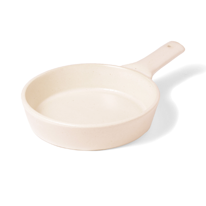 Marumitsu Sarten round pan
 Earthenware(Open Fire Safe) white W- 1.53 cm D- 1.53 cm H- 0.48 cm
