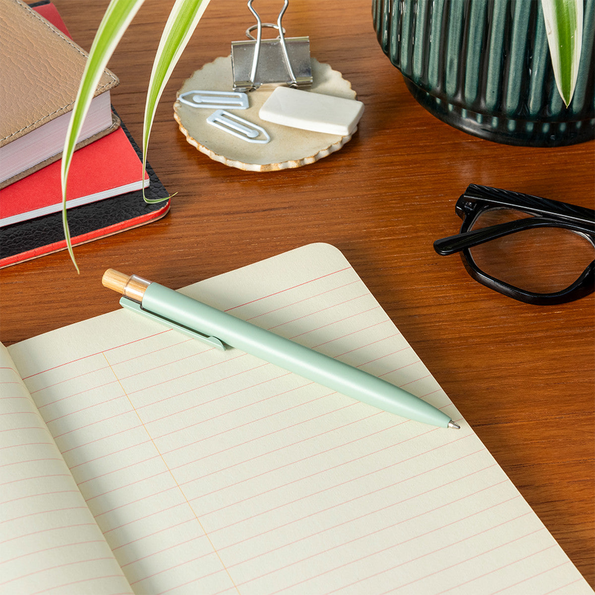 Rex London Recycled aluminium ballpoint pen - Mint green L- 14 cm W- 1.3 cm H- 1 cm