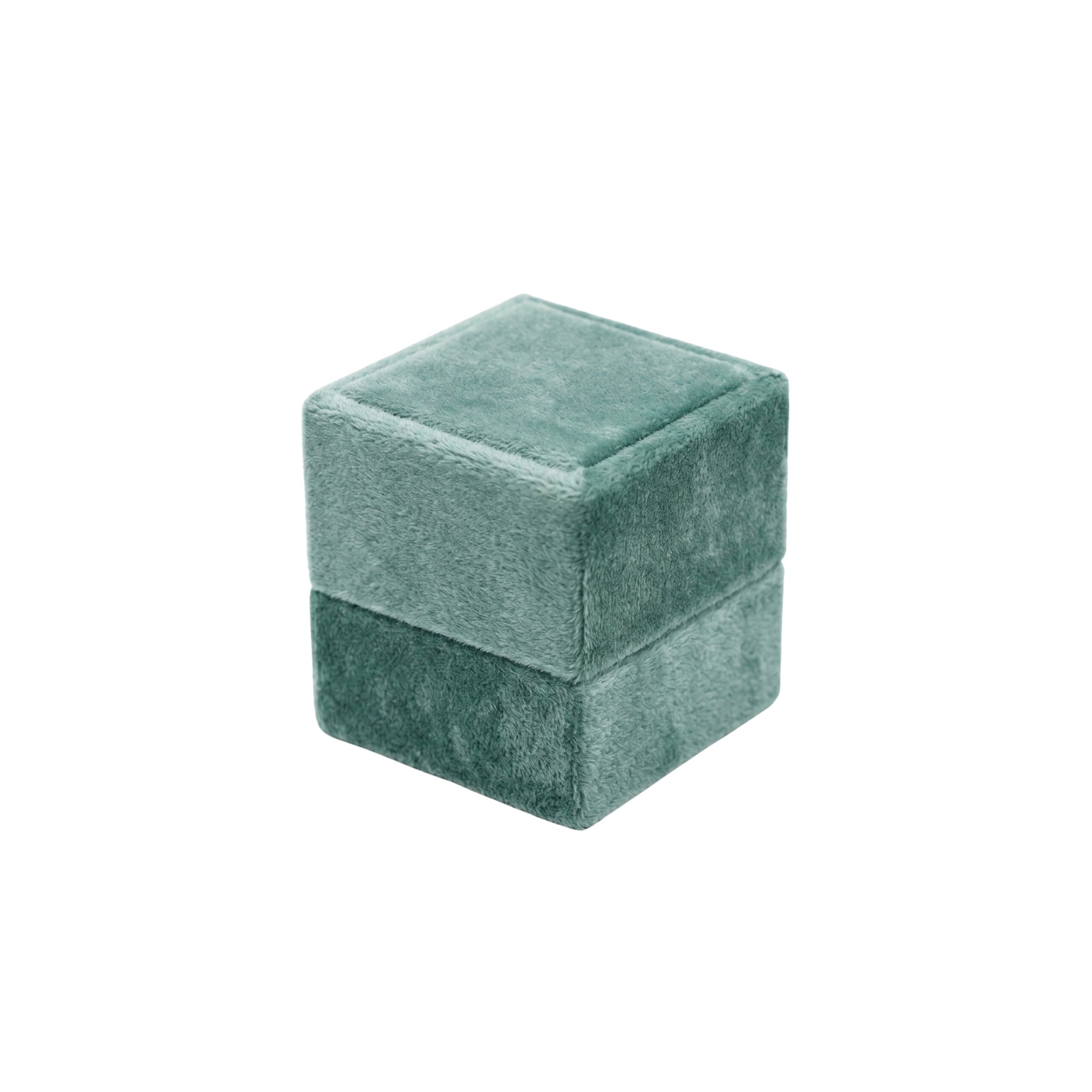 Lisa Angel Green Velvet Earrings Box L-4.5 cm W-4.5 cm H-5 cm