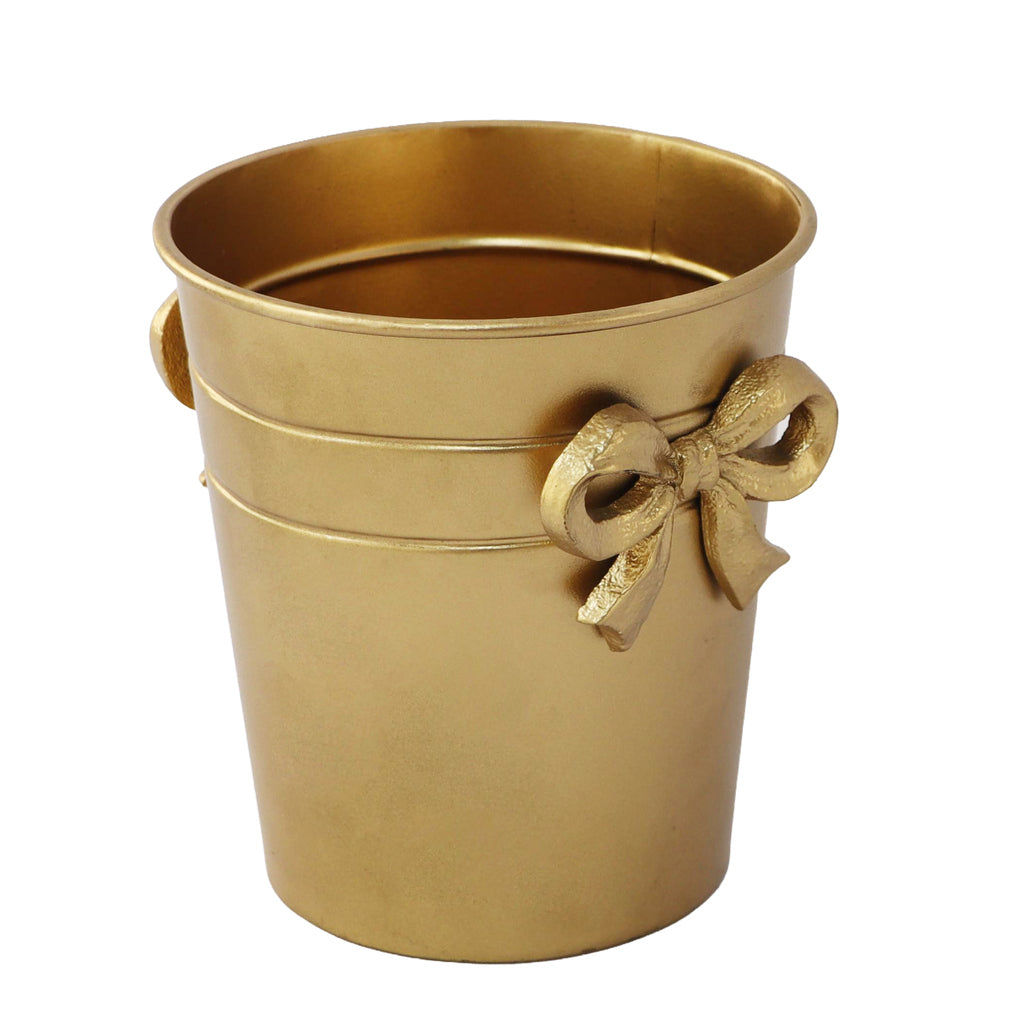 Blanc Mariclo Decorative Vase L- 15 cm W- 14 cm H- 15 cm