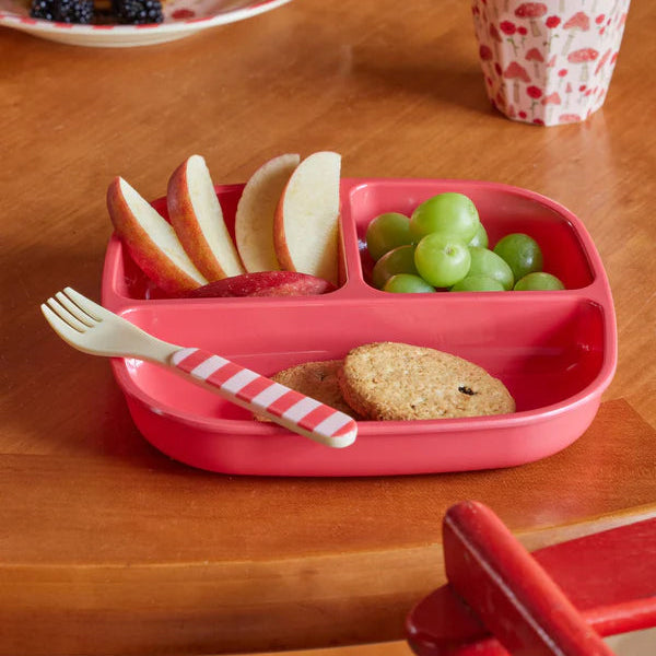 Rice Melamine Kids Plate
L- 18.7 cm W- 18.5 cm H- 3.3 cm Red