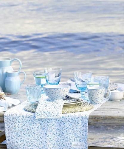 Mug Florali White - delicate blue white floral-patterned table